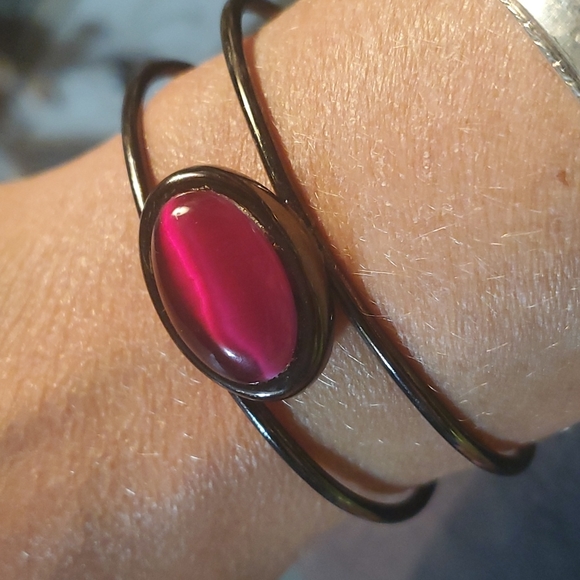 90s black gunmetal cuff ,glass faux tiger Eye or pearly hot pink stone - Picture 4 of 4